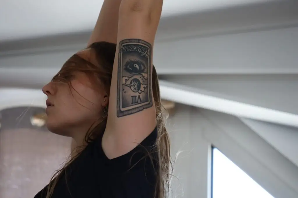 Danseuse pratiquant la danse thérapie